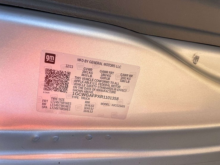 2024-chevrolet-express-2500-image-26