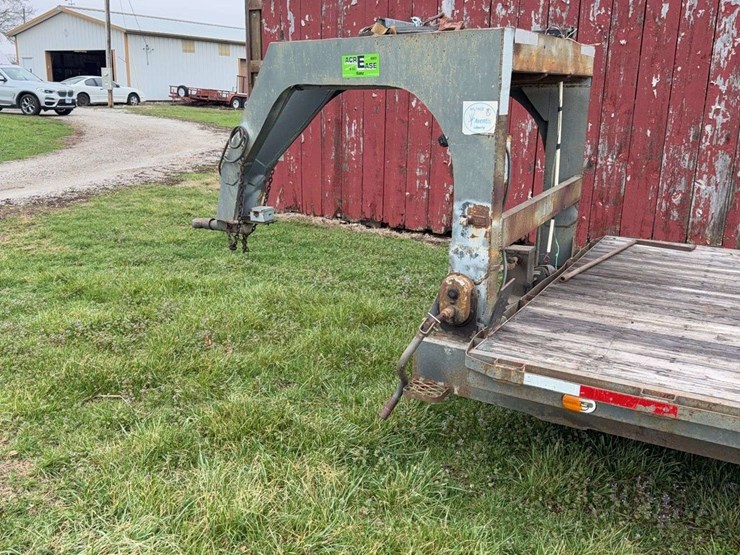 flatbed-gooseneck-trailer-22'-deck-clean-title-image-8