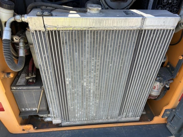 2011-mustang-2700v-image-28