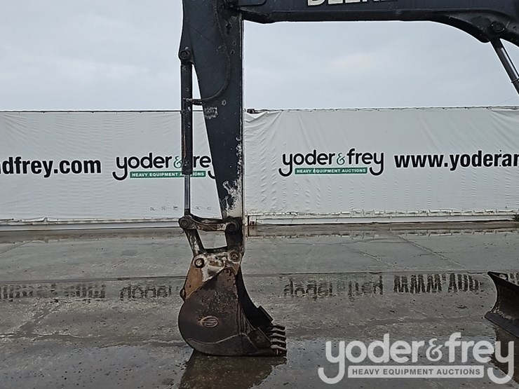 2020-deere-85g-image-17