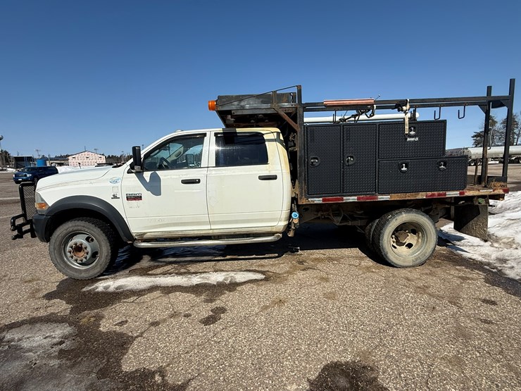#2047-•-2012-ram-5500-heavy-duty-4x4-service-truck-image-2