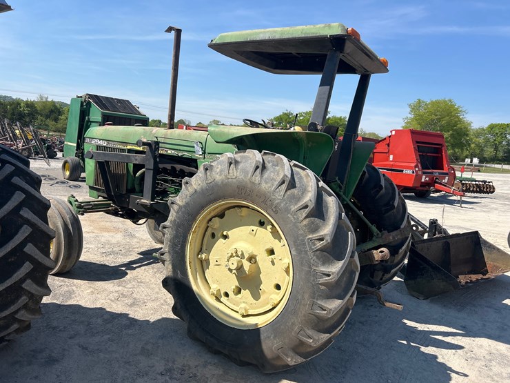 john-deere-2940-image-5