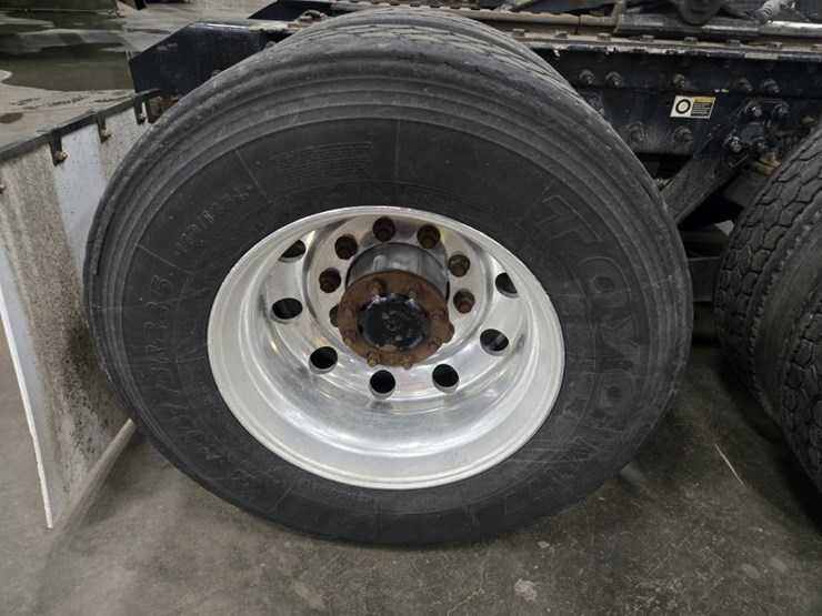 2017-kenworth-t680-image-79