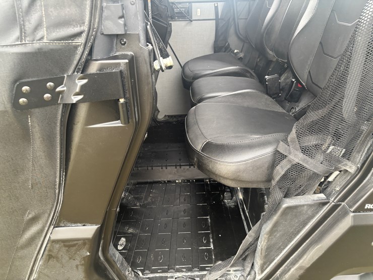 #2311-•-2023-can-am-hd-9-defender-xt-4x4-utv-image-34