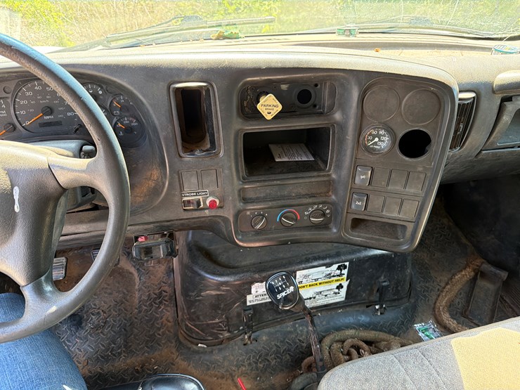 2003-caterpillar-c7-image-40