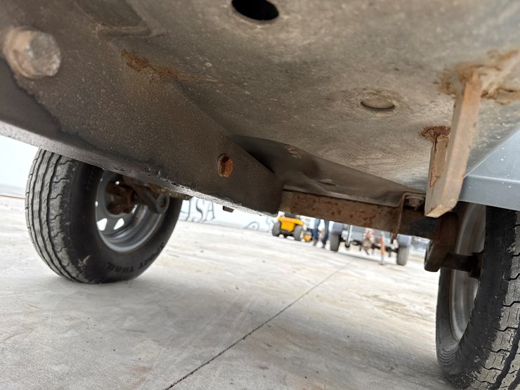 2015-massey-ferguson-8-image-35