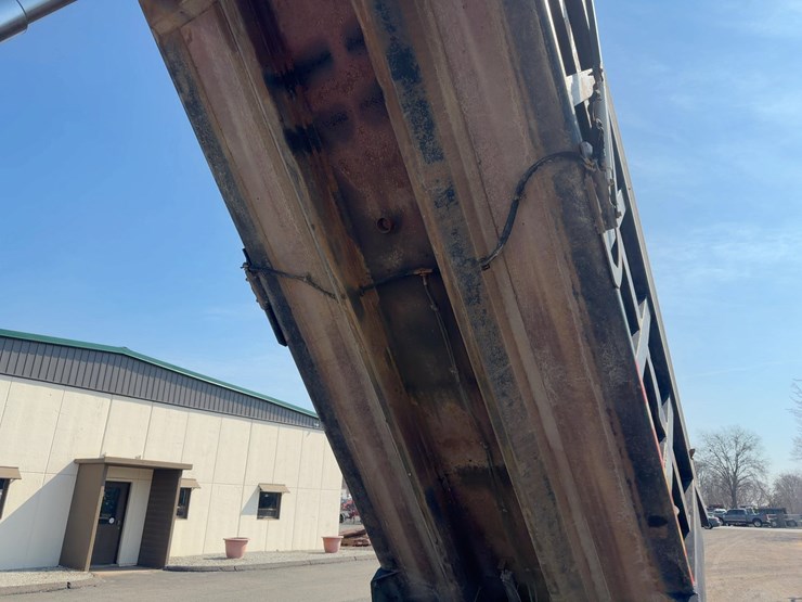 2001-mack-rd688s-image-15