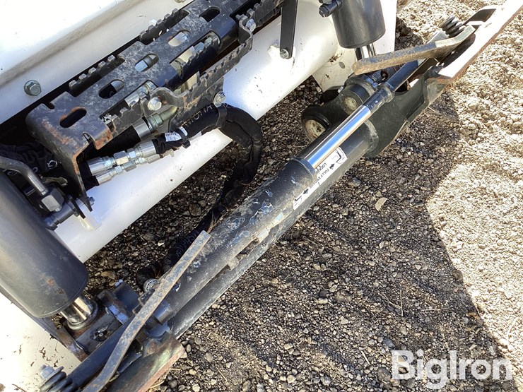 2022-bobcat-t770-image-11