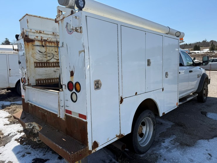 #1063-•-2014-ram-5500-heavy-duty-service-truck-image-14