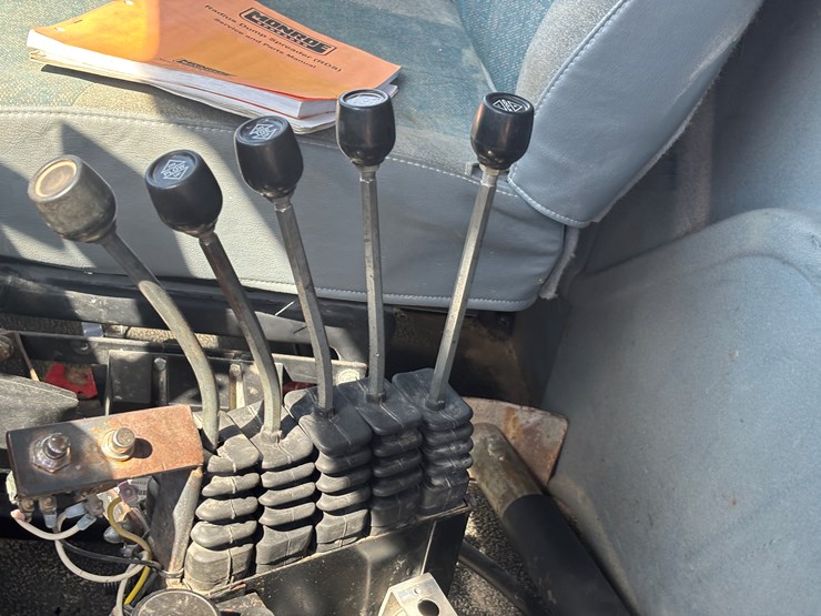 2006-international-7600-image-37