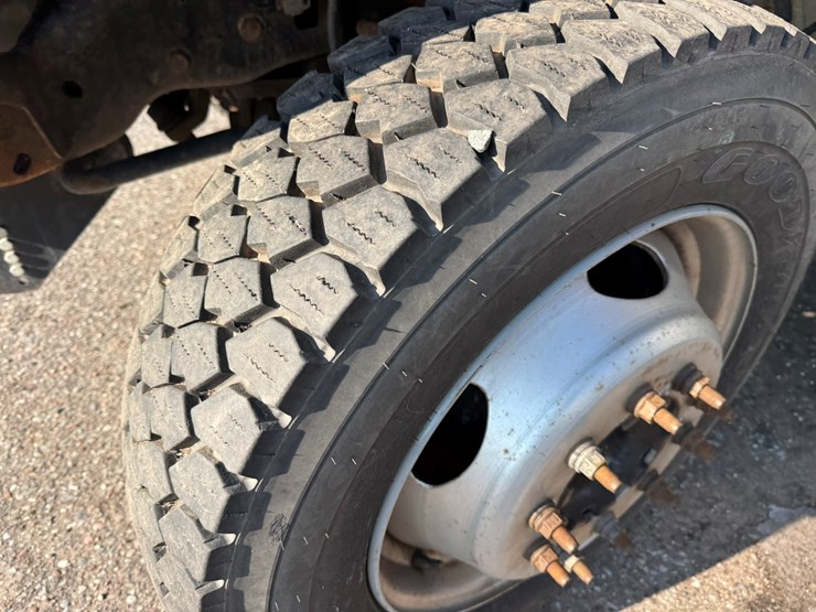 2012-ford-f550-xl-image-47