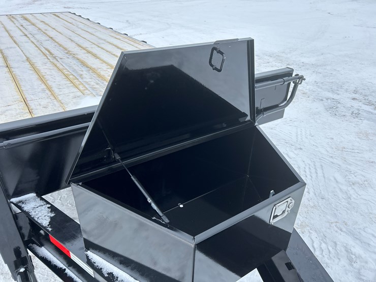 2026-massey-ferguson-8-image-14