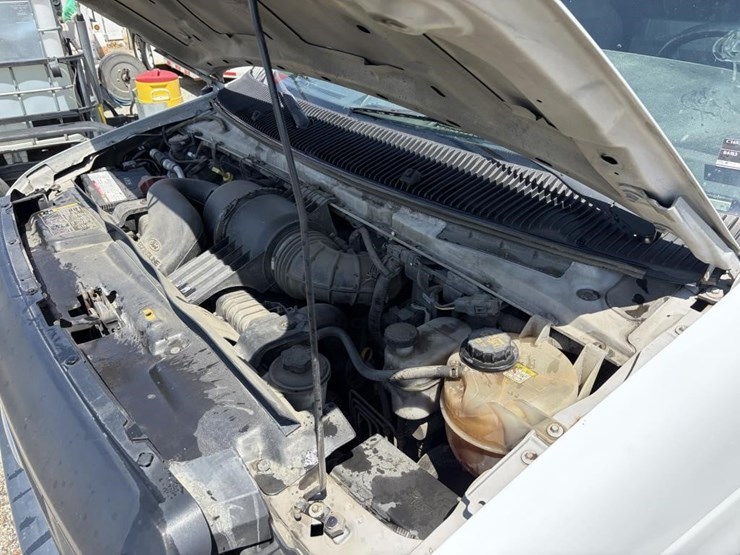 2011-ford-e350-image-7