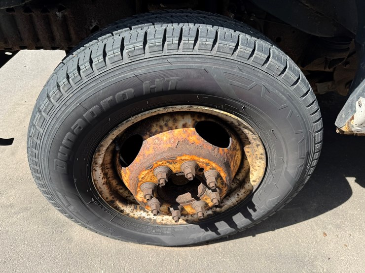 2010-ford-e350-image-38