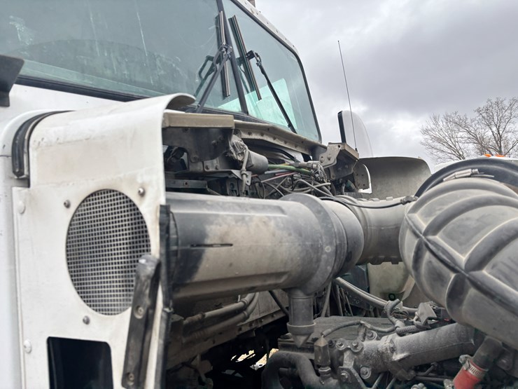 2004-kenworth-w900-image-31