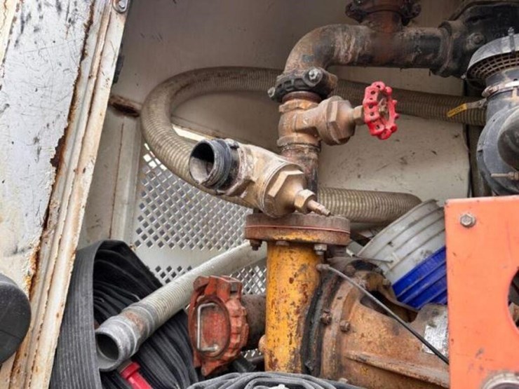 2008-peterbilt-335-image-37