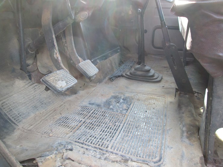 1981-international-s1800-image-30