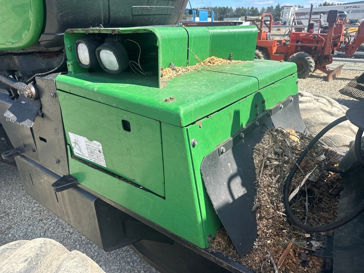 2011-deere-1270e-image-15