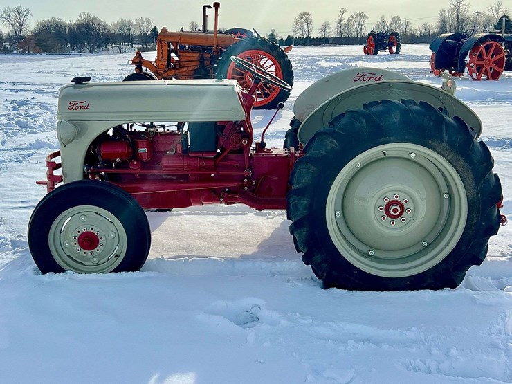 1952-ford-8n-image-6