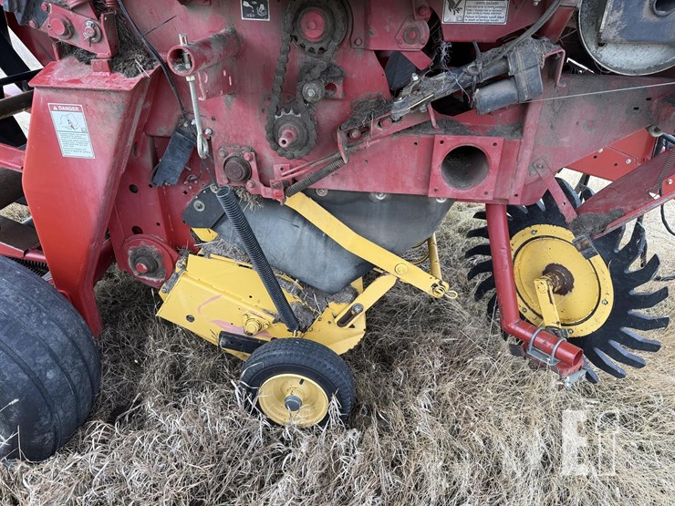 new-holland-br7090-image-4