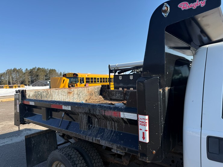 2012-ford-f550-xl-image-17