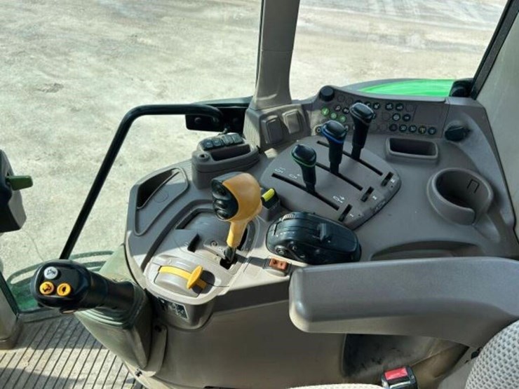 2020-john-deere-6130m-image-12