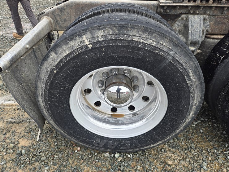 2007-peterbilt-387-image-107