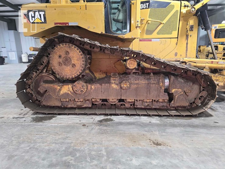 2011-caterpillar-d6t-xw-image-33