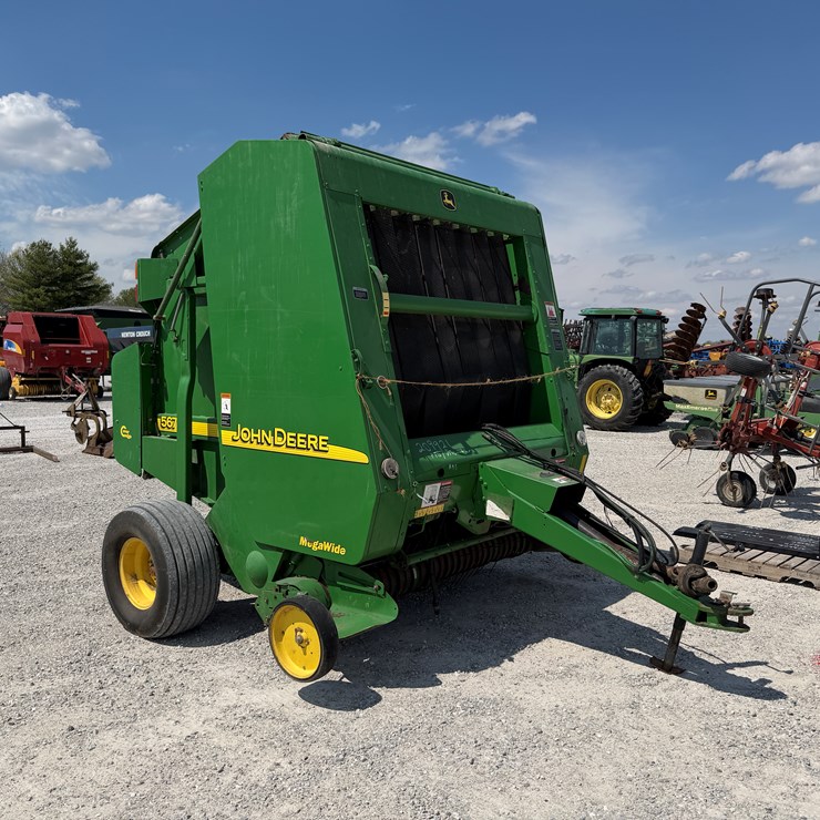 2004 JOHN DEERE 567