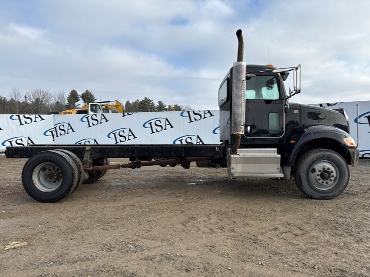 2015-peterbilt-337-image-6