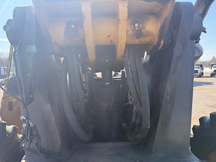 2007-caterpillar-tl1055-image-23