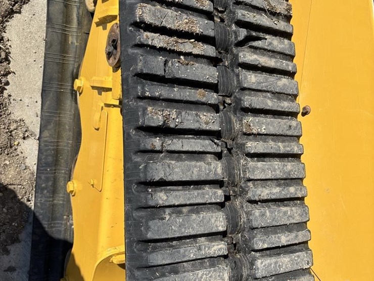 2020-caterpillar-259d3-image-6