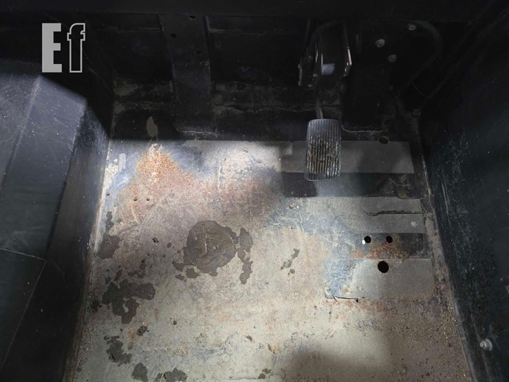 2020-jcb-3ts-8t-image-15