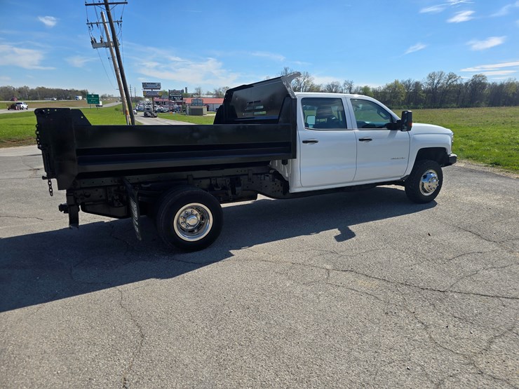 2019-chevrolet-silverado-3500-image-17