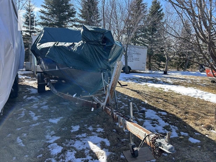 lund-16ft-fishing-boat-w/trailer-image-3