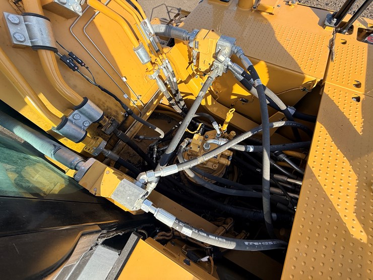 caterpillar-340-image-36