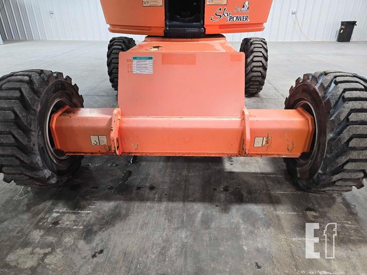 2019-jlg-460sj-image-23