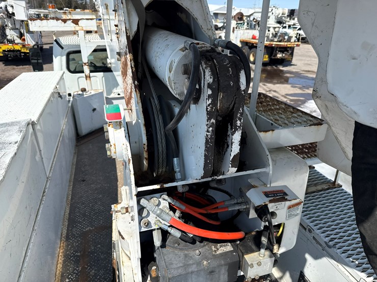 #1070-•-2012-freightliner-boom/crane-truck-image-30