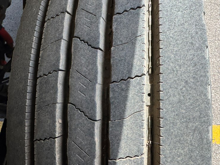 #2160-•-2006-freightliner-business-class-m2-box-truck-image-48