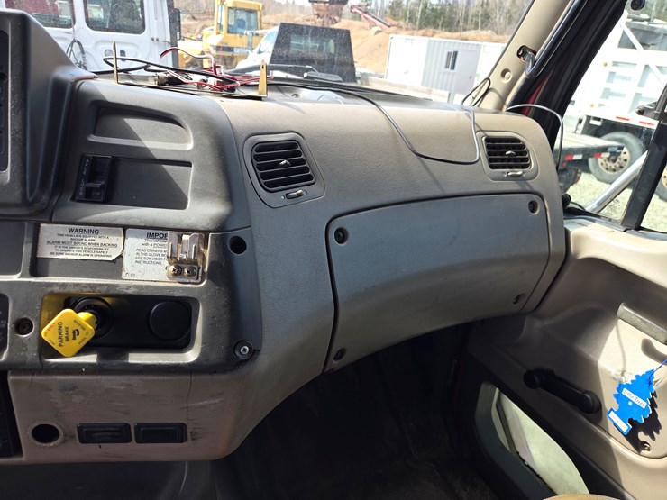 2005-massey-ferguson-8-image-63