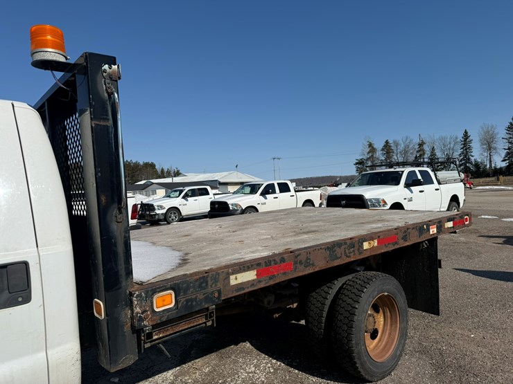 2011-ford-f550-xl-image-15