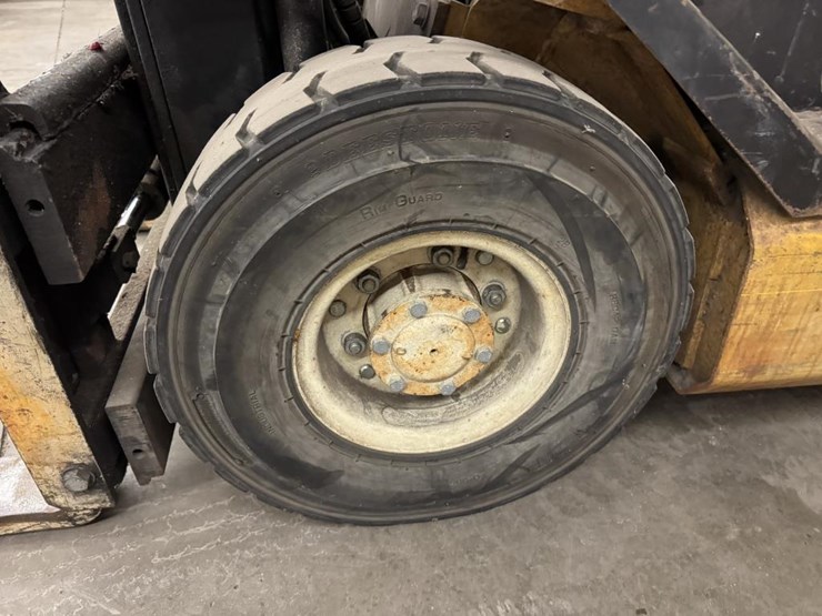 #2227-•-yale-a673971-forklift-image-27