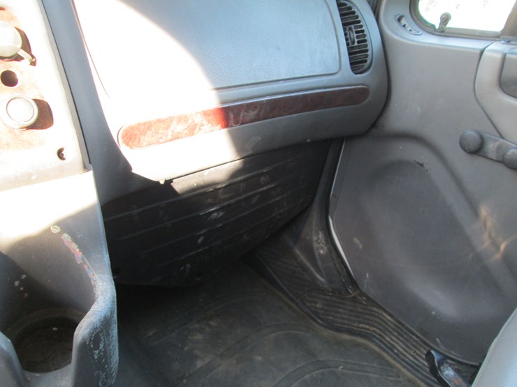 2005-caterpillar-c7-image-36