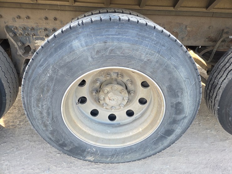 2012-international-7600-image-74