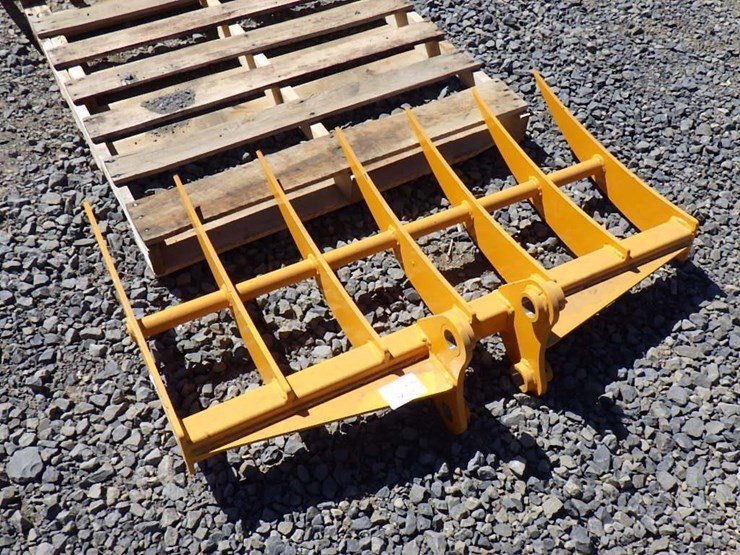 caterpillar-303-image-3