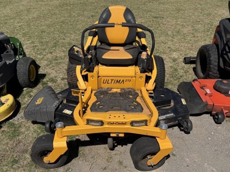 cub-cadet-ultima-zt2-zero-turn-mower-image-2