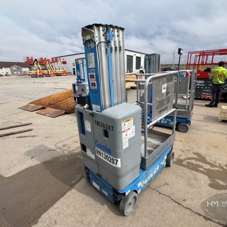 2013 GENIE GR20