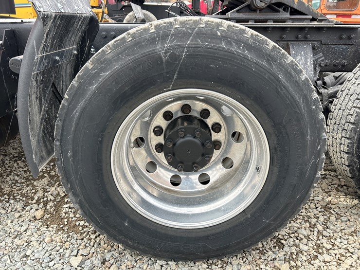 2015-kenworth-t680-image-85