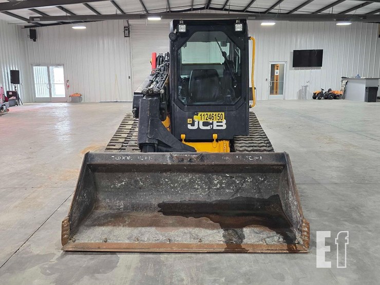 2021-jcb-3ts-8t-image-7