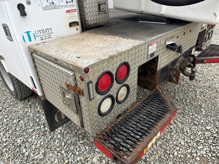 2015-ford-f550-image-26